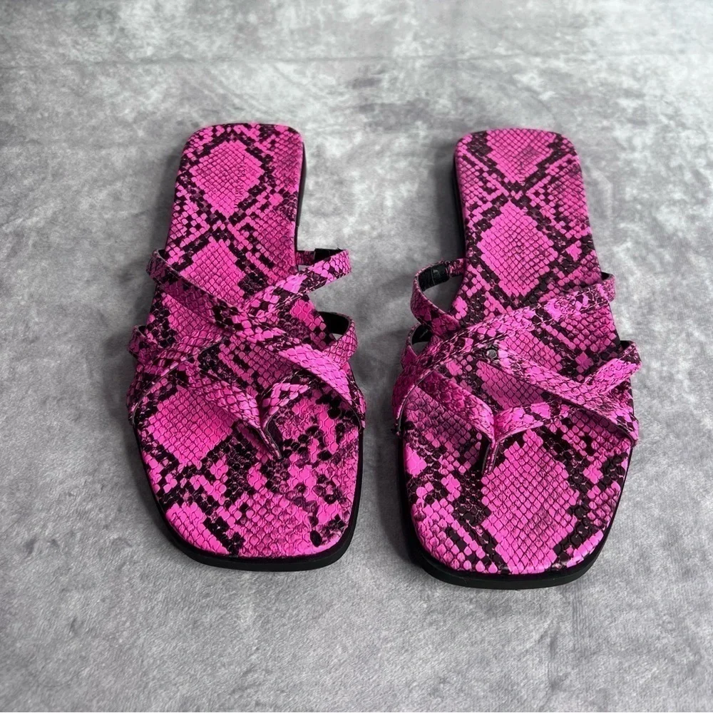 14TH & Union Caite Pink Berry Black Snake Print Flat Sandal Size 6